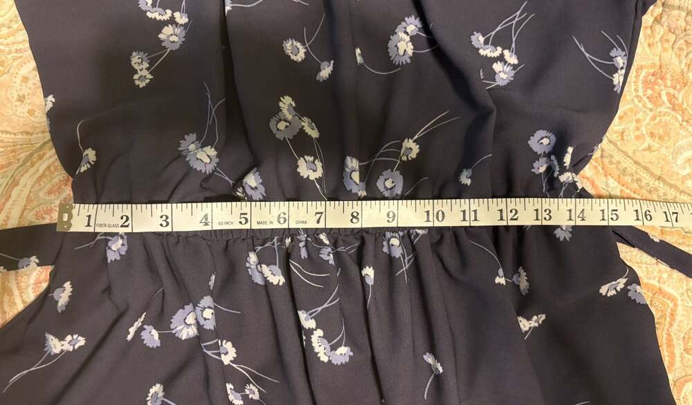 EUC LC Lauren Conrad Gray Floral Pleated Tie-Waist Midi Dress Size Large - Picture 12 of 13